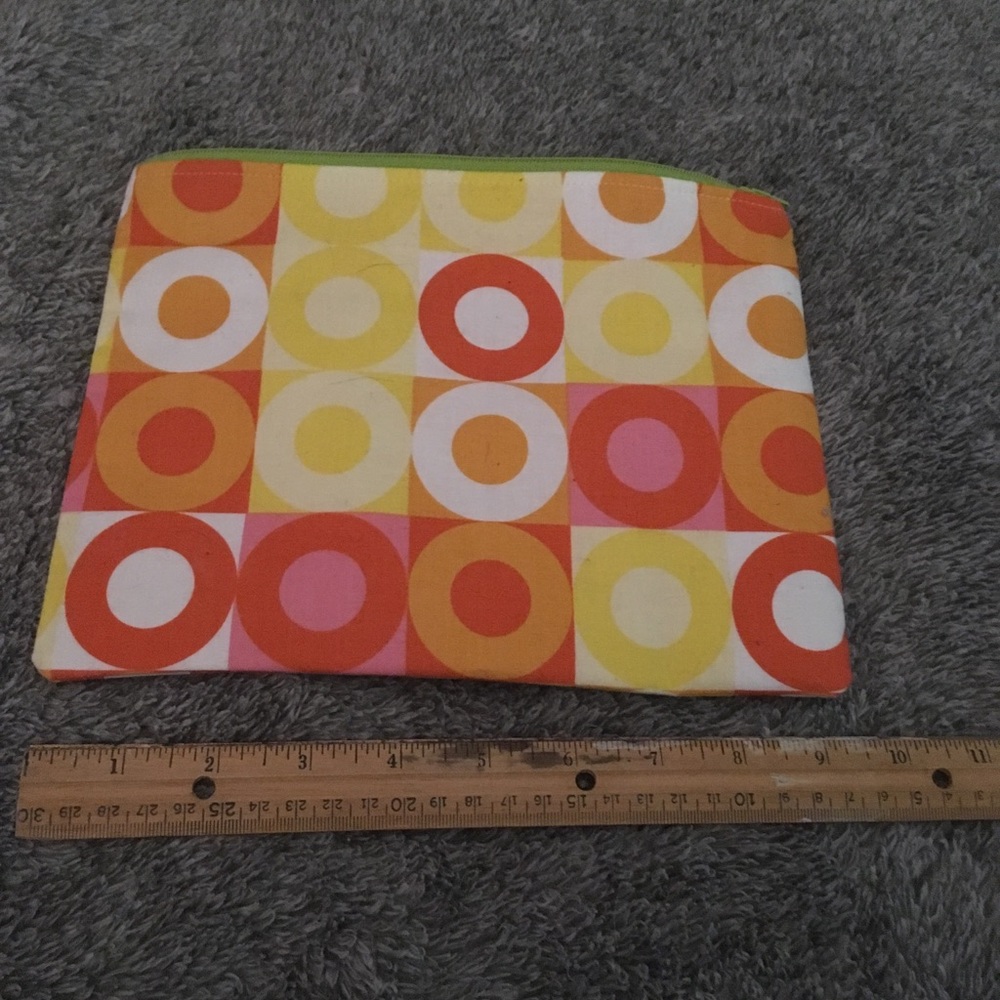 Make up/ Storage Pouch - Picture 3 of 4